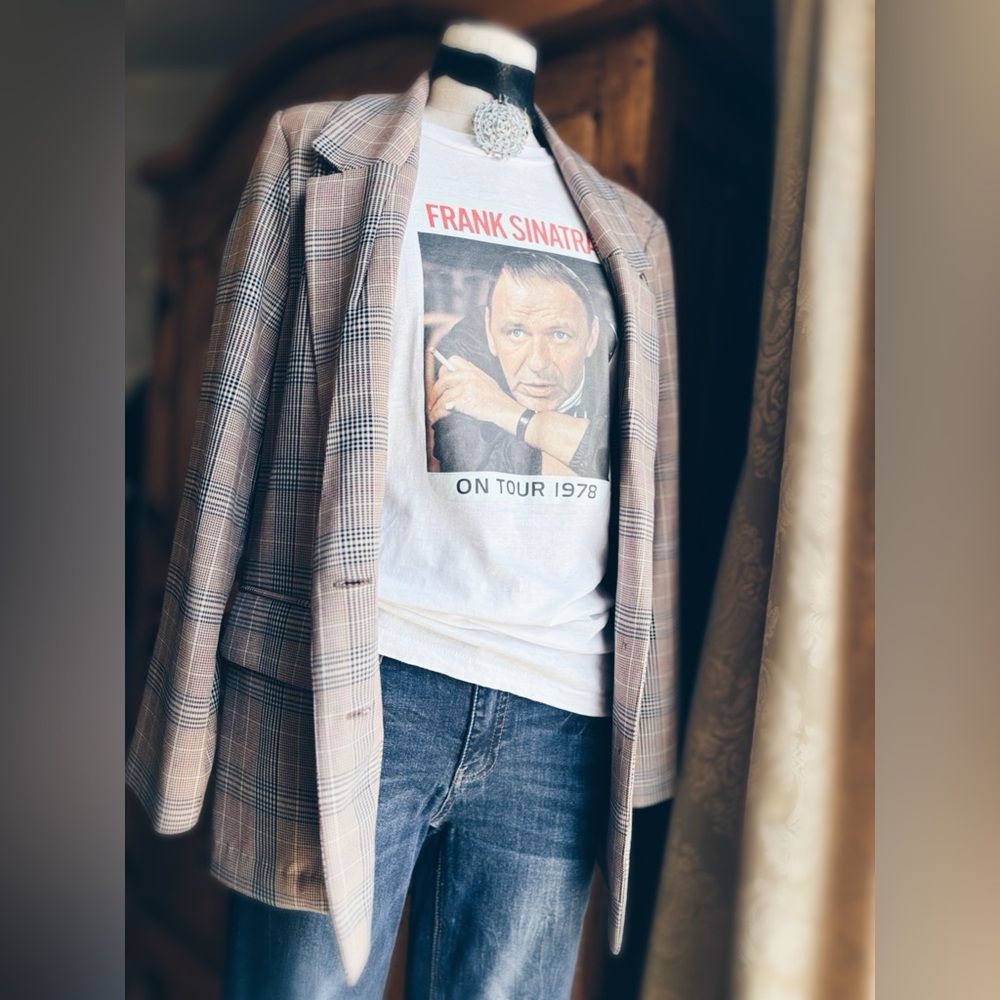 Vintage 1978 Frank Sinatra Tour T-Shirt - Derby Tag - Rare Collectible